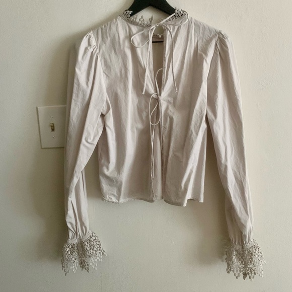 H&M Lace Blouse - Picture 2 of 5